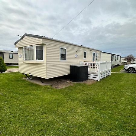 6 Berth Caravan On Marine Holiday Park Hotel Rhyl Exterior photo