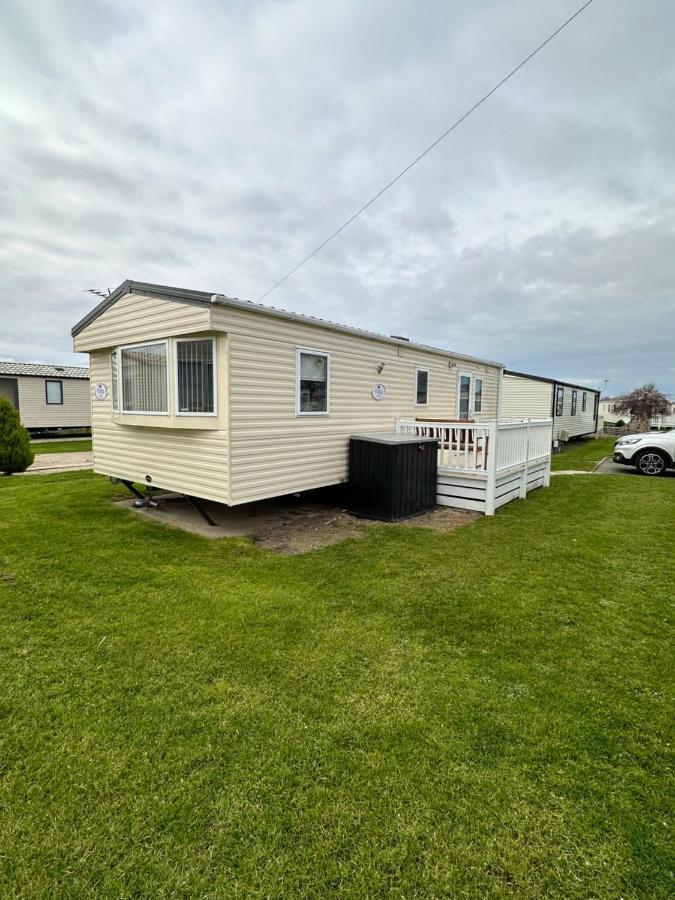 6 Berth Caravan On Marine Holiday Park Hotel Rhyl Exterior photo