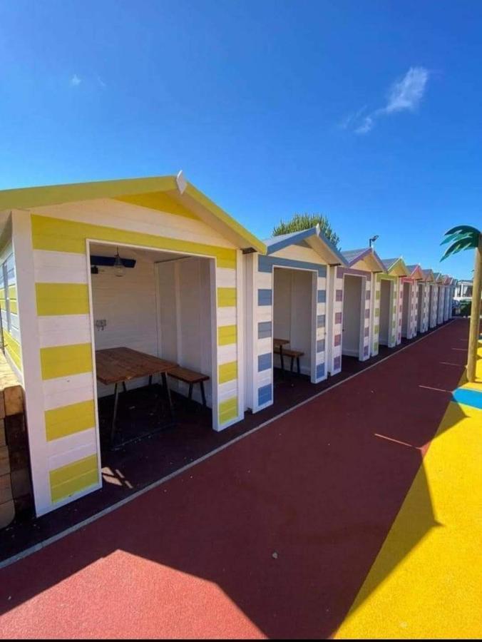 6 Berth Caravan On Marine Holiday Park Hotel Rhyl Exterior photo